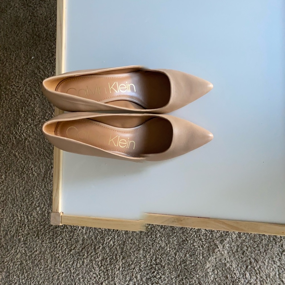 Medium heel nude pump Calvin Klein, size10